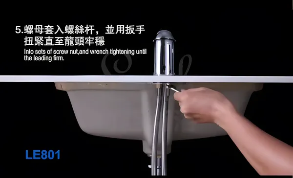 專業水龍頭安裝服務，為您打造完美的廚房體驗！如遇水龍頭漏水、水龍頭滴水等問題，請選擇我們的水龍頭換新服務，享受優質的冷熱水龍頭體驗。我们的水龍頭安裝團隊，將為您提供專業的水龍頭安裝、水龍頭維修和水龍頭保養服務。無論您需要換水龍頭、水龍頭配件或水龍頭膠圈，請到我們的官網查詢水龍頭價錢、廚房水龍頭推薦和香港水龍頭尺寸等詳情。